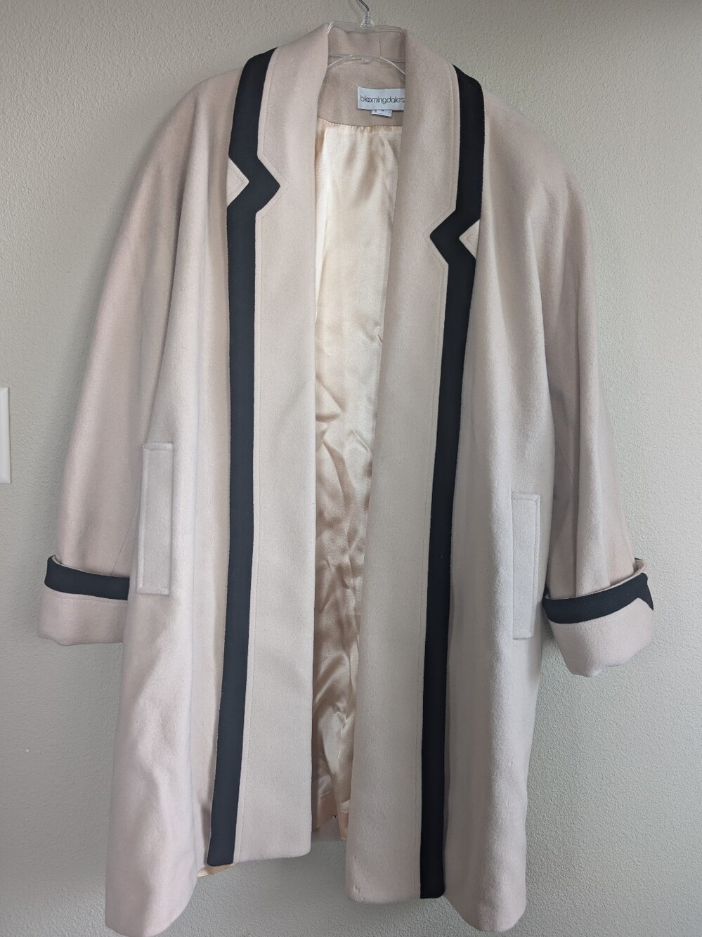 Vintage Bloomingdales Size 8 Open FrontCream Trench Coat with Black Trim Wool